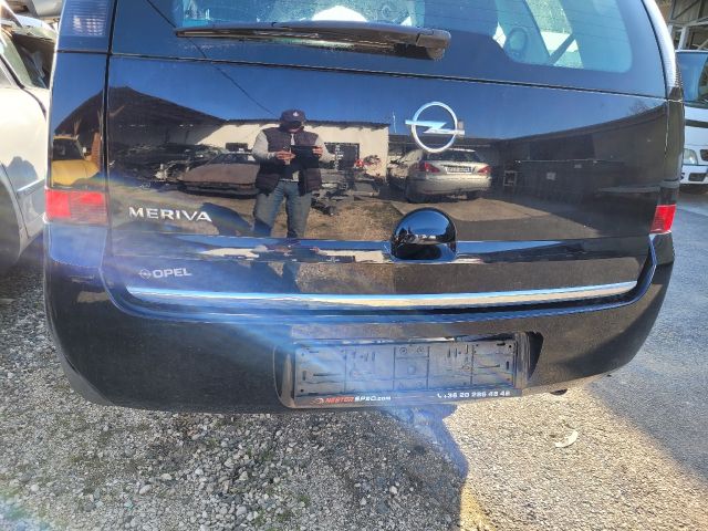 bontott OPEL MERIVA A Csomagtér Szivargyújtó Aljzat