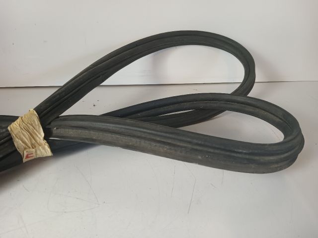 bontott OPEL MERIVA A Csomagtérajtó Gumikéder