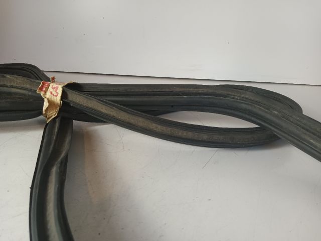 bontott OPEL MERIVA A Csomagtérajtó Gumikéder