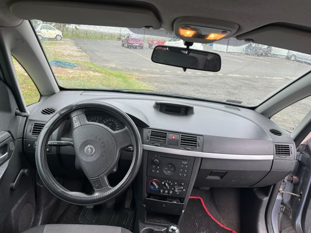 bontott OPEL MERIVA A Csomagtérajtó Kárpit