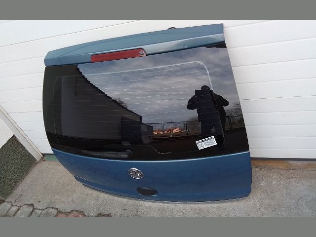 bontott OPEL MERIVA A Csomagtérajtó (Részeivel)