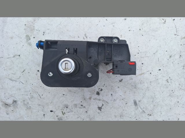 bontott OPEL MERIVA A Csomagtérajtó Ütköző