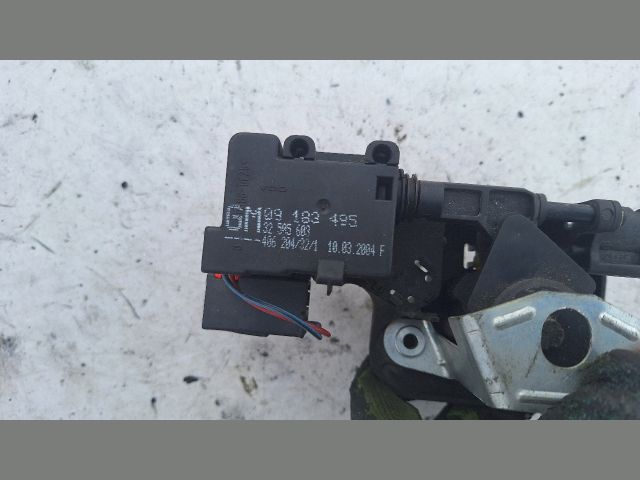 bontott OPEL MERIVA A Csomagtérajtó Ütköző