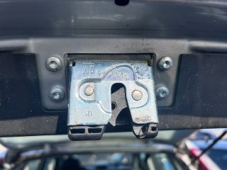 bontott OPEL MERIVA A Csomagtérajtó Ütköző