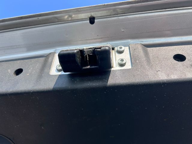 bontott OPEL MERIVA A Csomagtérajtó Ütköző