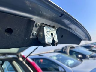 bontott OPEL MERIVA A Csomagtérajtó Ütköző