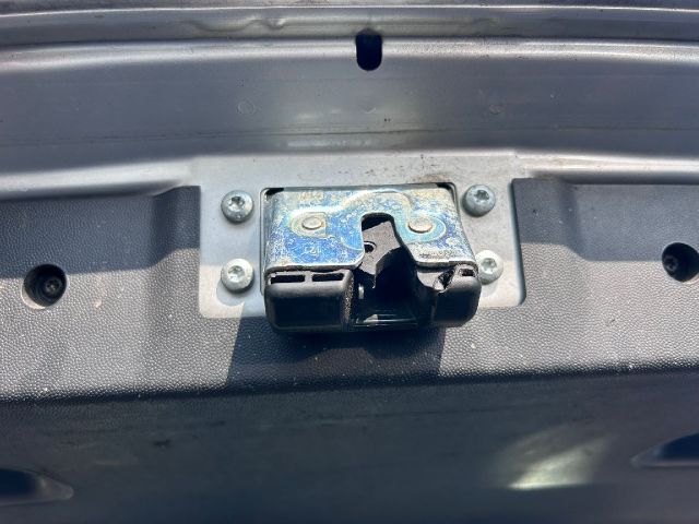 bontott OPEL MERIVA A Csomagtérajtó Ütköző