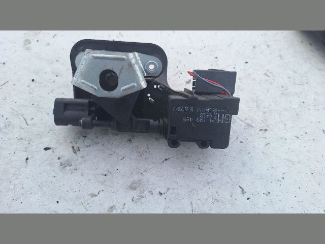 bontott OPEL MERIVA A Csomagtérajtó Ütköző