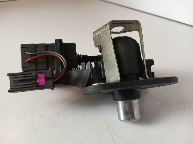 bontott OPEL MERIVA A Csomagtérajtó Zárszerkezet