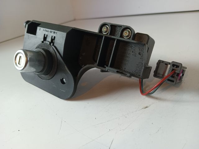 bontott OPEL MERIVA A Csomagtérajtó Zárszerkezet