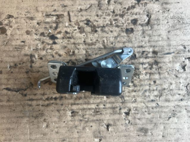 bontott OPEL MERIVA A Csomagtérajtó Zárszerkezet