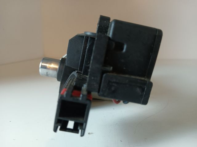 bontott OPEL MERIVA A Csomagtérajtó Zárszerkezet