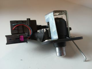 bontott OPEL MERIVA A Csomagtérajtó Zárszerkezet