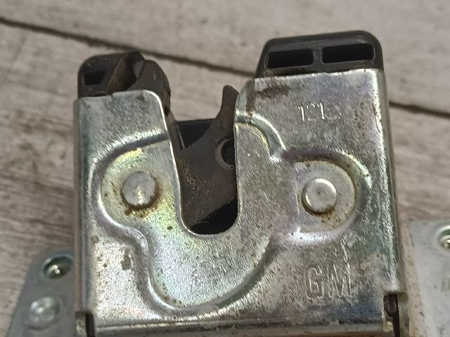 bontott OPEL MERIVA A Csomagtérajtó Zárszerkezet