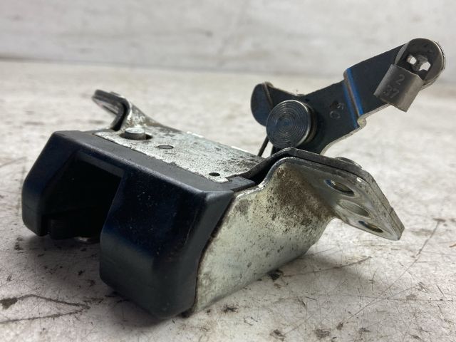 bontott OPEL MERIVA A Csomagtérajtó Zárszerkezet