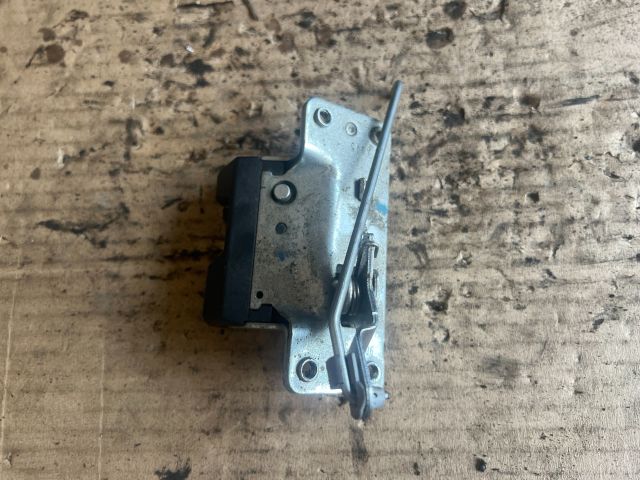 bontott OPEL MERIVA A Csomagtérajtó Zárszerkezet