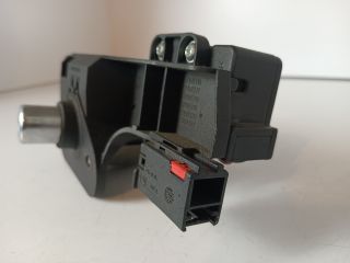 bontott OPEL MERIVA A Csomagtérajtó Zárszerkezet