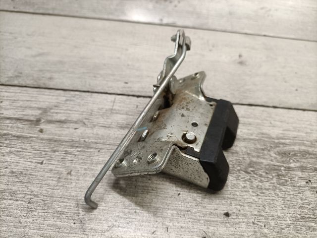 bontott OPEL MERIVA A Csomagtérajtó Zárszerkezet