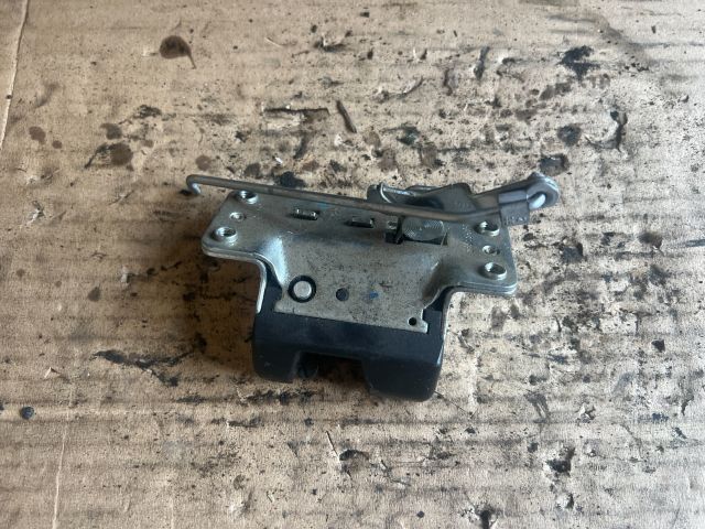 bontott OPEL MERIVA A Csomagtérajtó Zárszerkezet