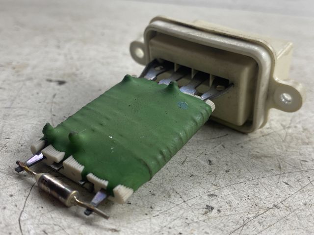 bontott OPEL MERIVA A Előtét Ellenállás Fűtőmotor