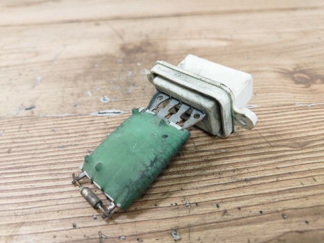 bontott OPEL MERIVA A Előtét Ellenállás Fűtőmotor