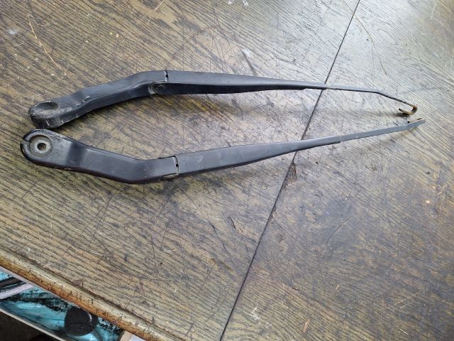 bontott OPEL MERIVA A Első Ablaktörlő Kar