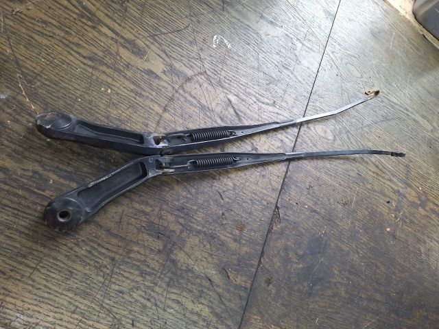 bontott OPEL MERIVA A Első Ablaktörlő Kar