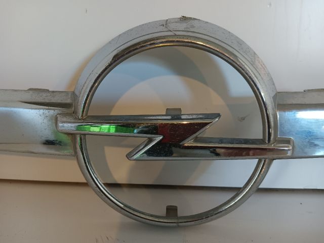 bontott OPEL MERIVA A Első Embléma