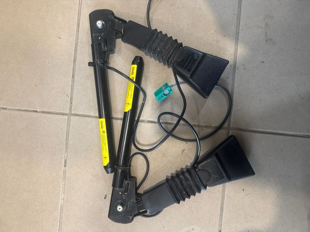 bontott OPEL MERIVA A Első Pár Övfeszítő