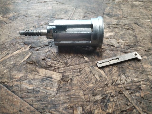 bontott OPEL MERIVA A Gyújtáskapcsoló Zárbetét