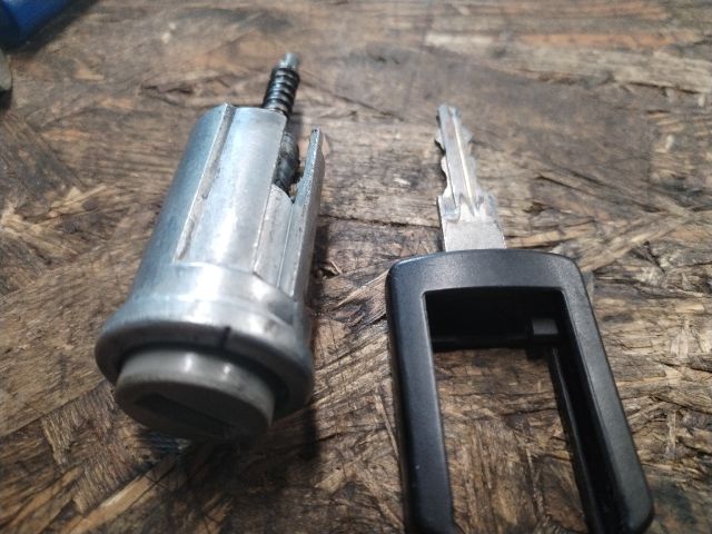 bontott OPEL MERIVA A Gyújtáskapcsoló Zárbetét