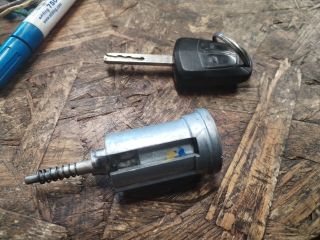 bontott OPEL MERIVA A Gyújtáskapcsoló Zárbetét