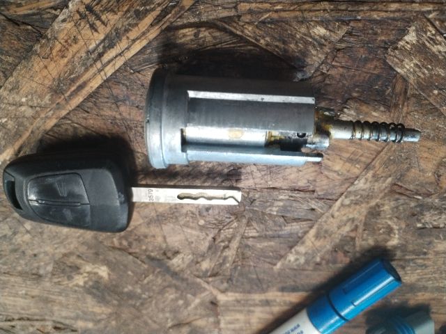 bontott OPEL MERIVA A Gyújtáskapcsoló Zárbetét