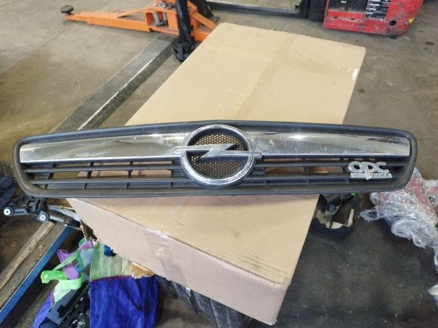 bontott OPEL MERIVA A Hűtőrács