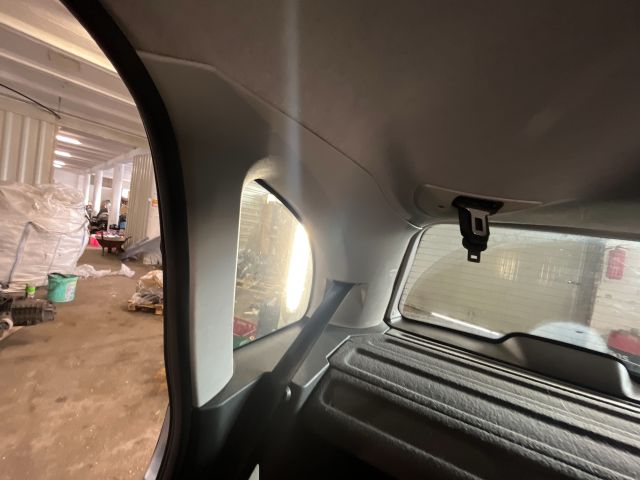 bontott OPEL MERIVA A Jobb C Oszlop Burkolat