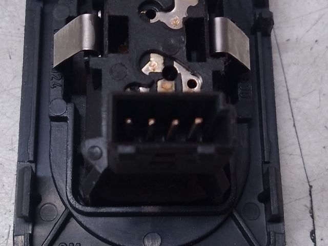 bontott OPEL MERIVA A Jobb első Ablakemelő Kapcsoló