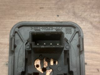 bontott OPEL MERIVA A Jobb első Ablakemelő Kapcsoló