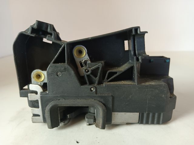 bontott OPEL MERIVA A Jobb első Ajtózár