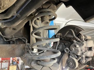 bontott OPEL MERIVA A Jobb első Gumikéder