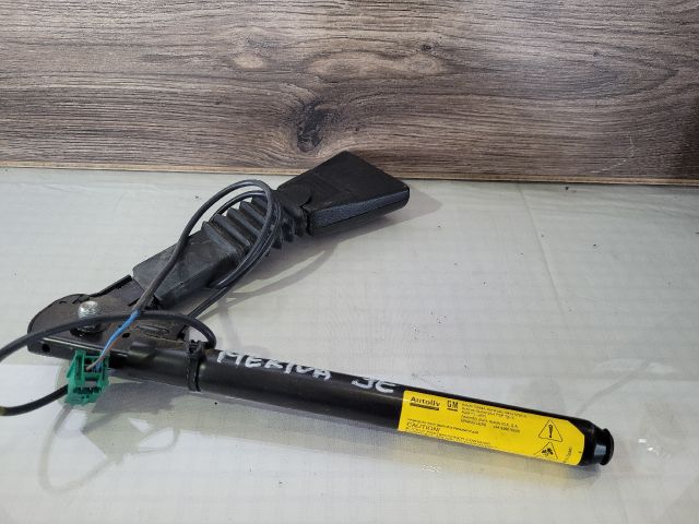 bontott OPEL MERIVA A Jobb első Övfeszítő