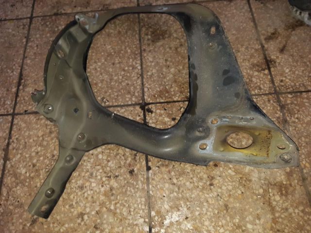 bontott OPEL MERIVA A Jobb Fényszóró Tartó