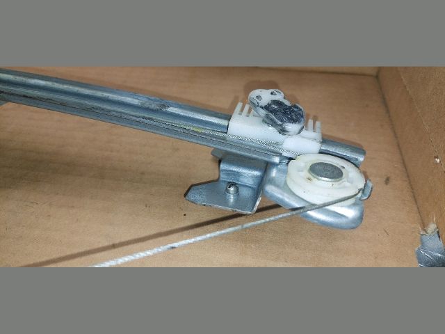 bontott OPEL MERIVA A Jobb hátsó Ablakemelő Szerkezet (Mechanikus)