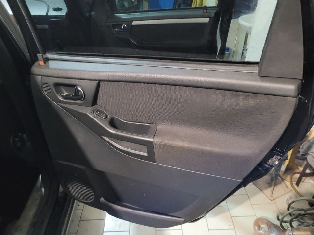 bontott OPEL MERIVA A Jobb hátsó Ajtó Kárpit