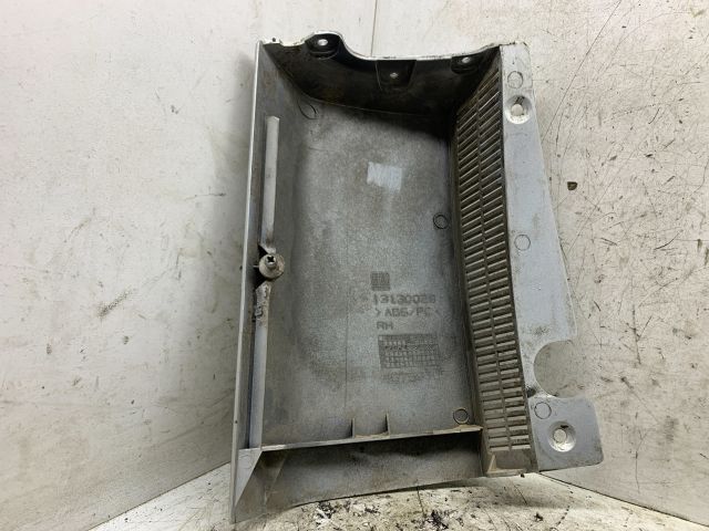 bontott OPEL MERIVA A Jobb Hátsó Lámpa Bajusz Díszléc