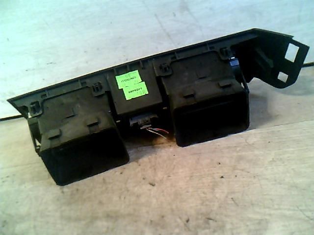 bontott OPEL MERIVA A Középső Szellőző