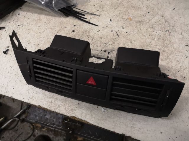 bontott OPEL MERIVA A Középső Szellőző