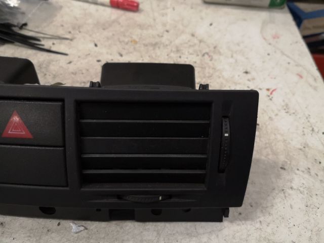 bontott OPEL MERIVA A Középső Szellőző