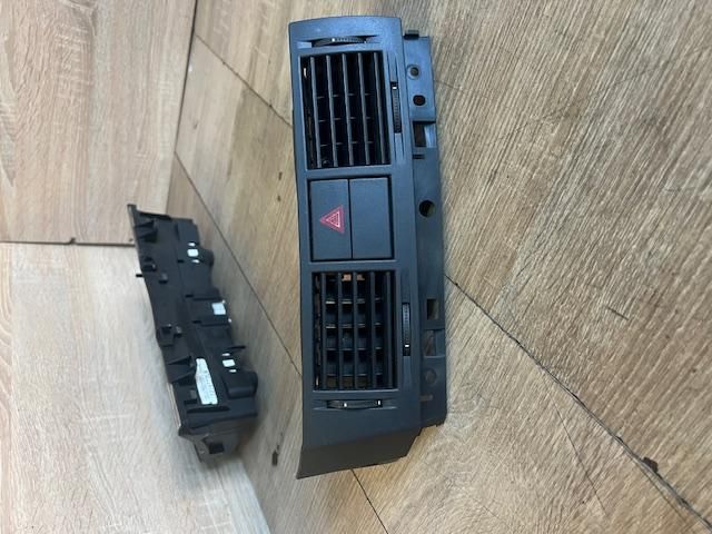 bontott OPEL MERIVA A Középső Szellőző