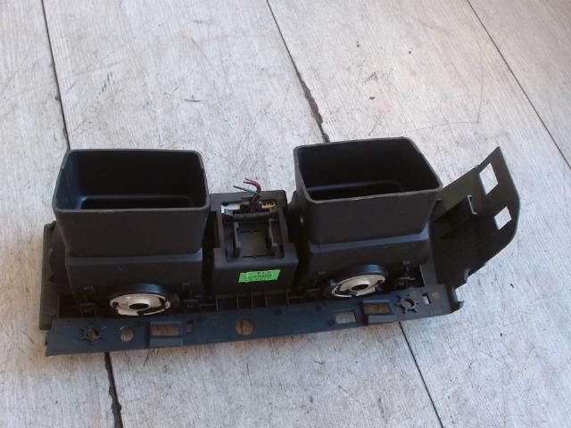 bontott OPEL MERIVA A Középső Szellőző