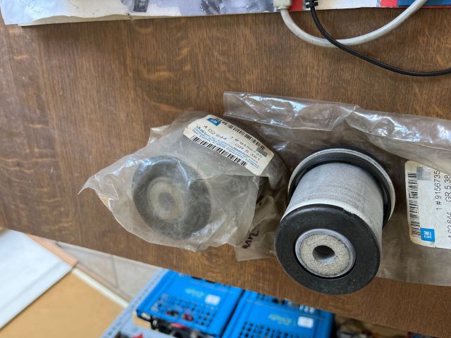 bontott OPEL MERIVA A Lengőkar Szilent